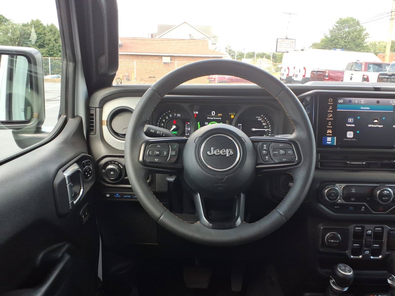 Used 2024 Jeep Wrangler Unlimited AWD/4WD image 18