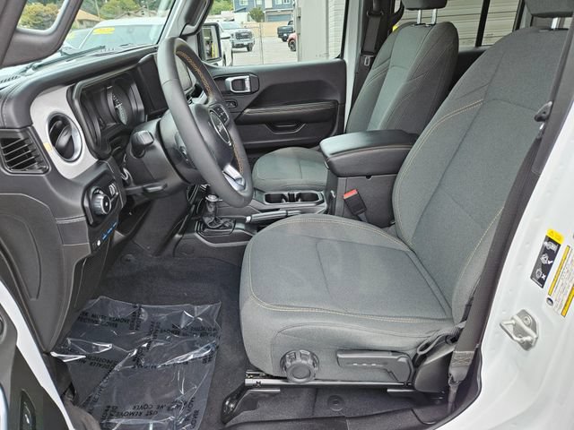 Used 2024 Jeep Wrangler Unlimited Sahara AWD/4WD image 20