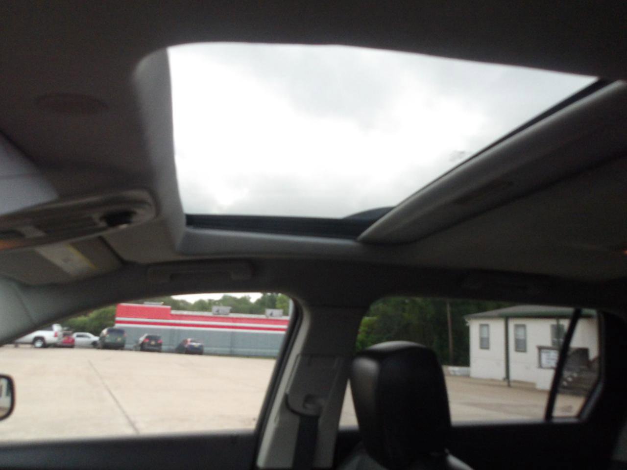 Used 2011 GMC Terrain SLT FWD image 24