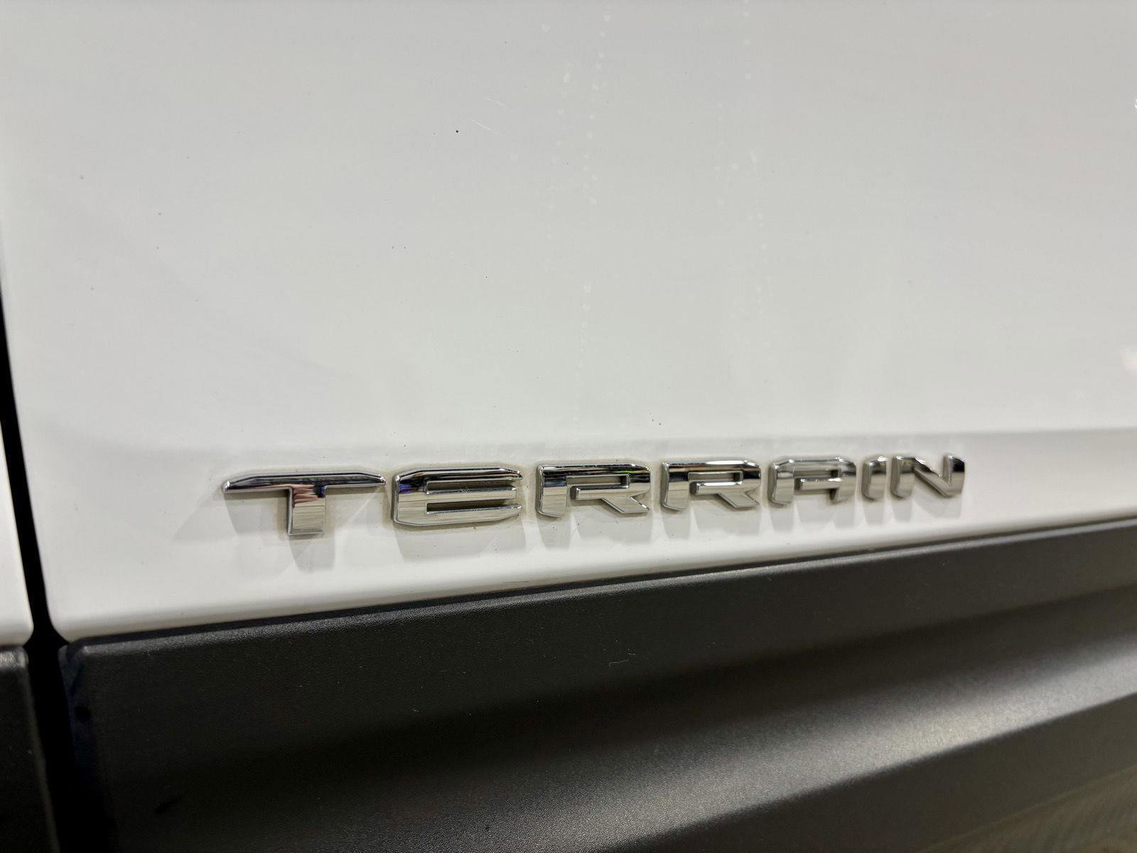 Used 2023 GMC Terrain SLE w/ Driver Convenience Package image 19