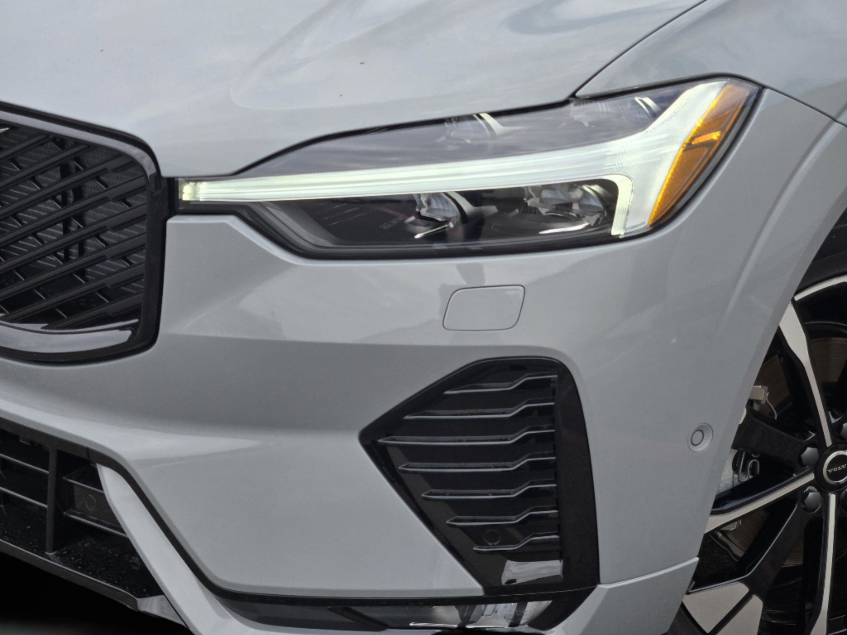 New 2026 Volvo XC60 B5 Plus w/ Protection Package Premier image 35