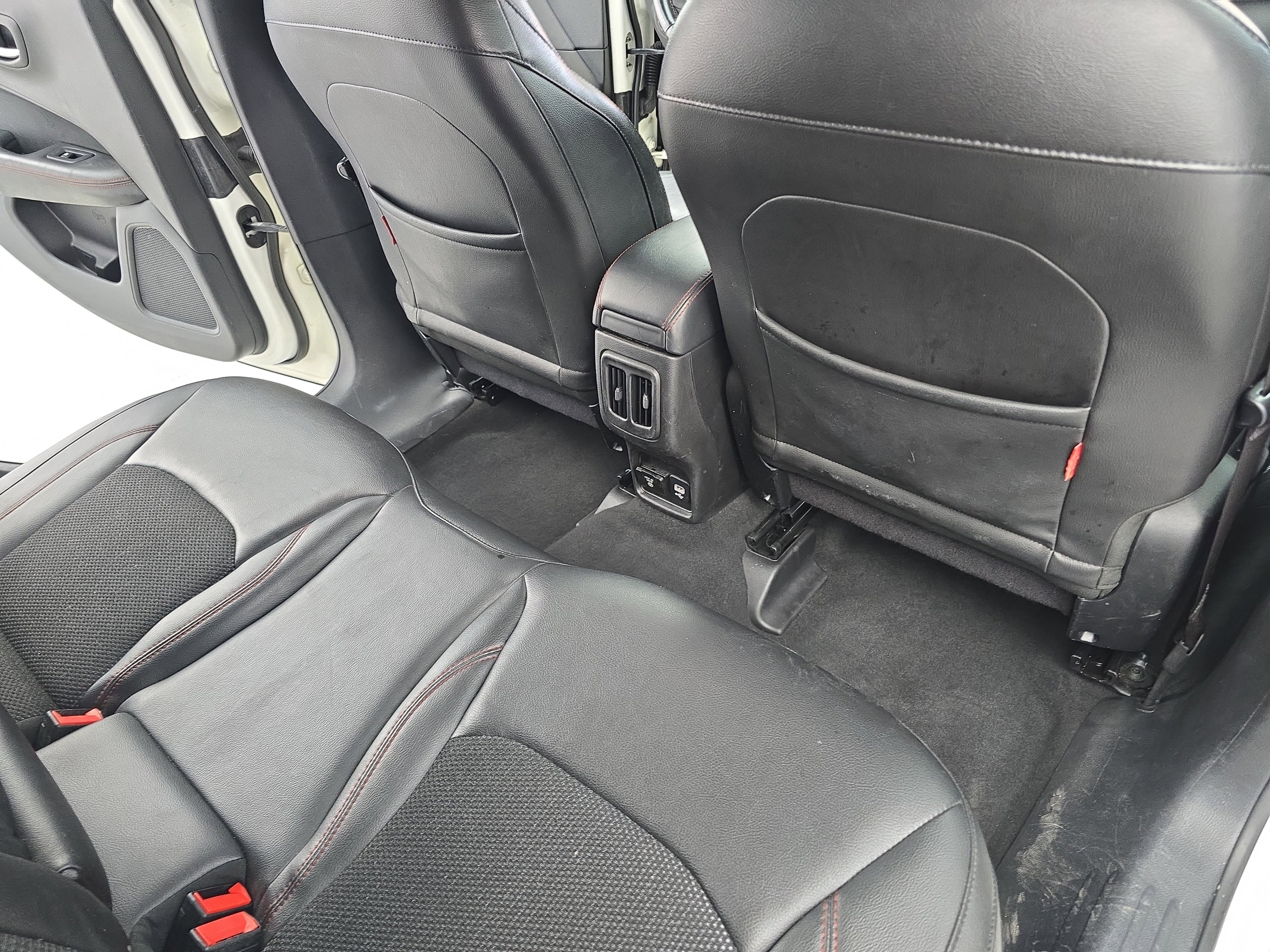 Used 2018 Jeep Compass Trailhawk w/ Cold Weather Group image 11