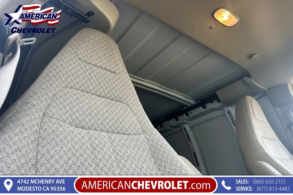 New 2025 Chevrolet Express 3500 Extended RWD image 17