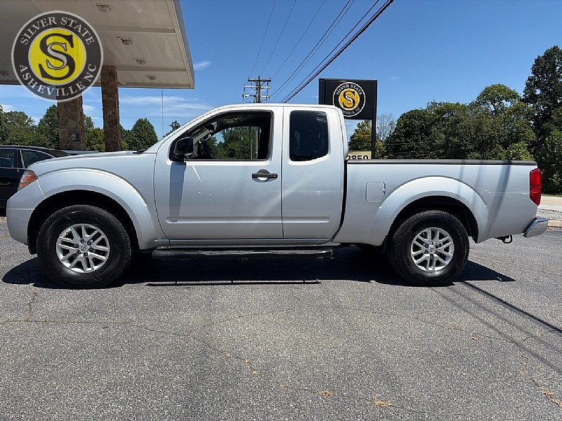 Used 2015 Nissan Frontier SV AWD/4WD image 3