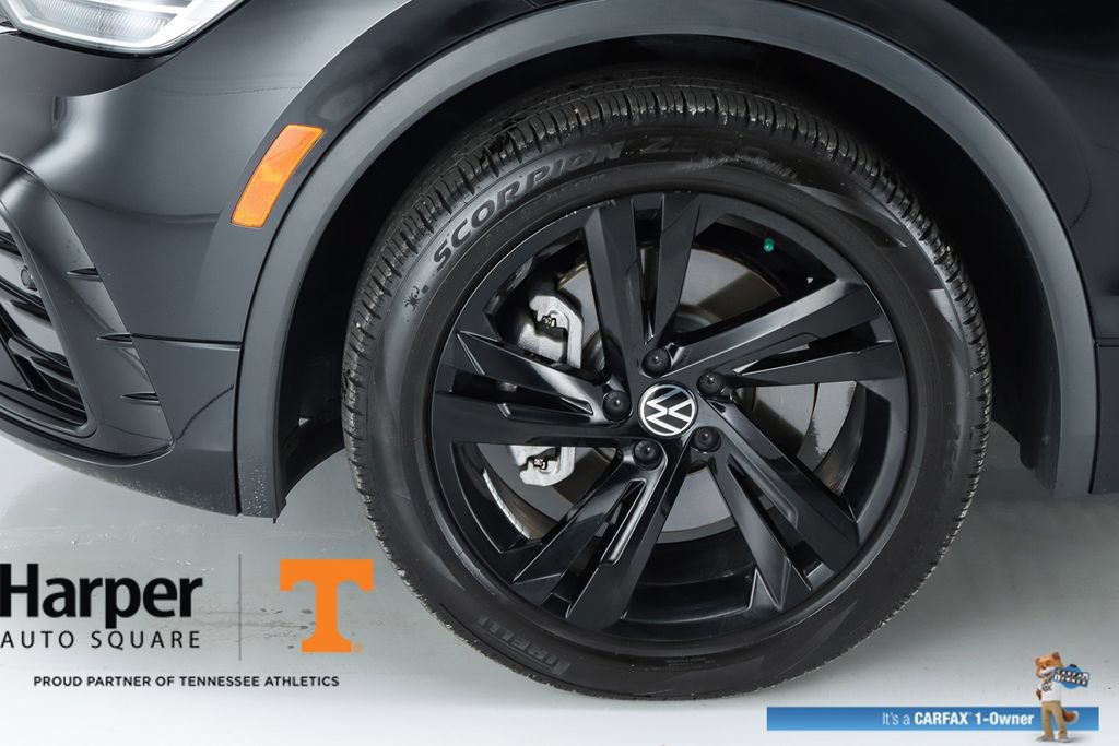 Used 2024 Volkswagen Tiguan SE R-Line FWD image 5