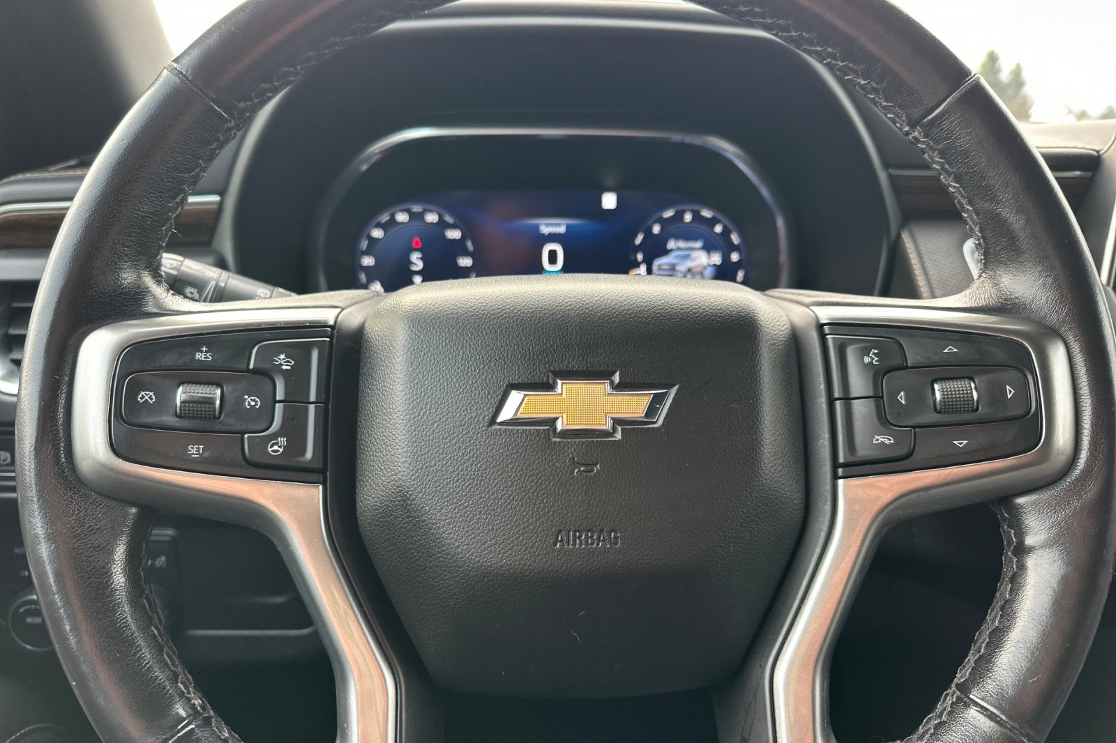 Used 2022 Chevrolet Suburban Premier image 36