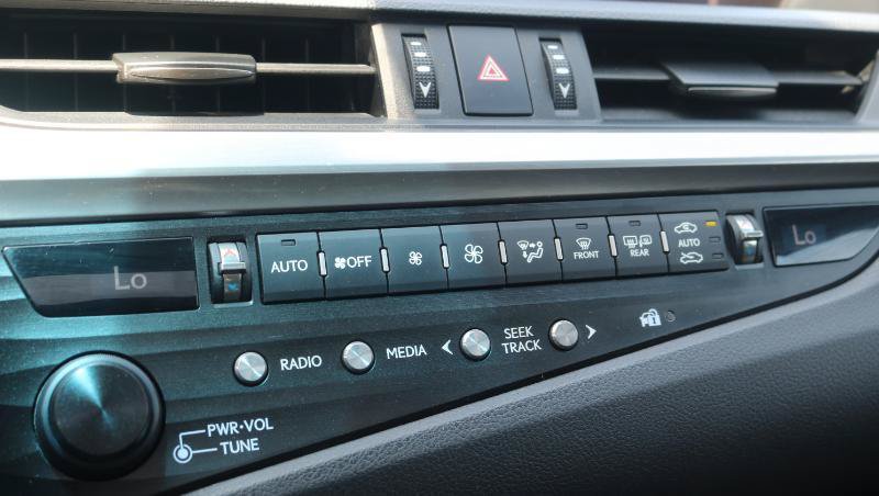 Used 2019 Lexus ES 350 F Sport w/ Accessory Package FWD image 17