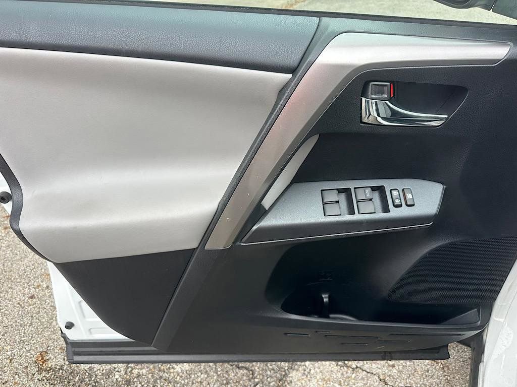 Certified 2018 Toyota RAV4 XLE w/ Protection Package image 15