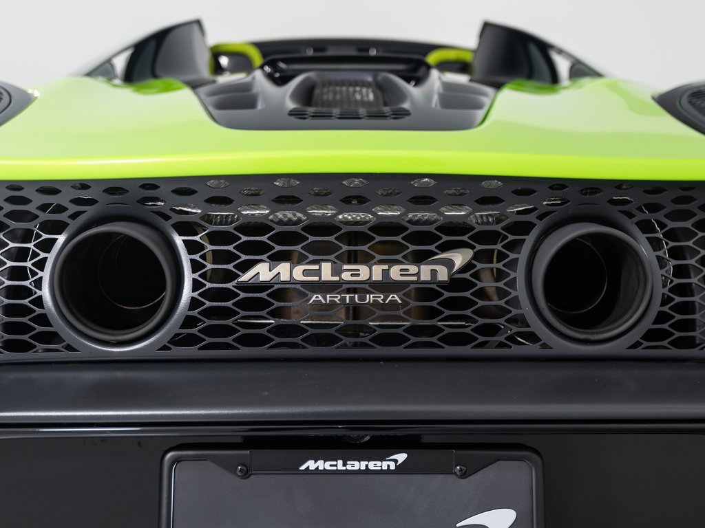 Used 2025 McLaren Artura Spider image 32