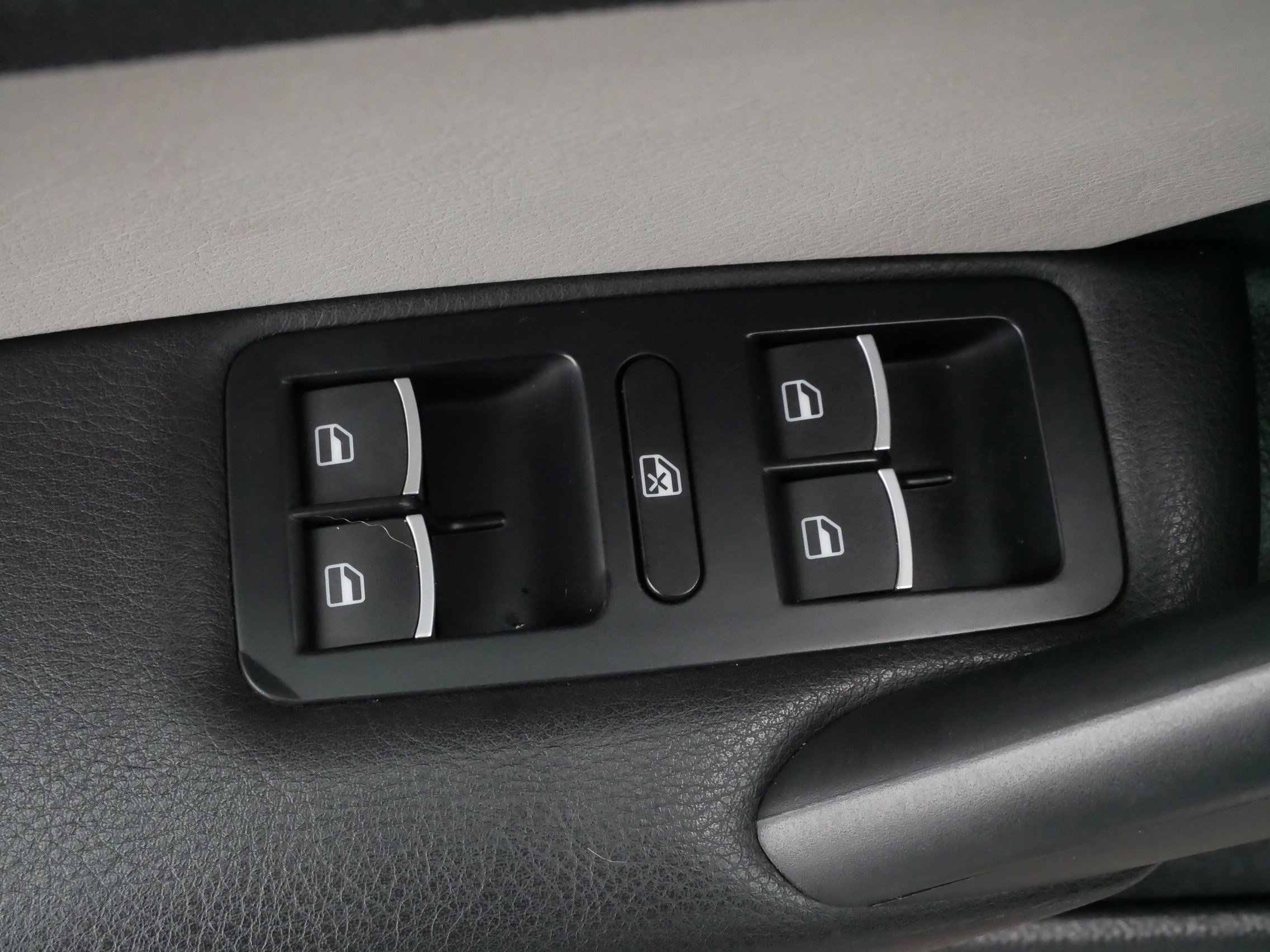 Used 2014 Volkswagen Passat 1.8T Sport image 19