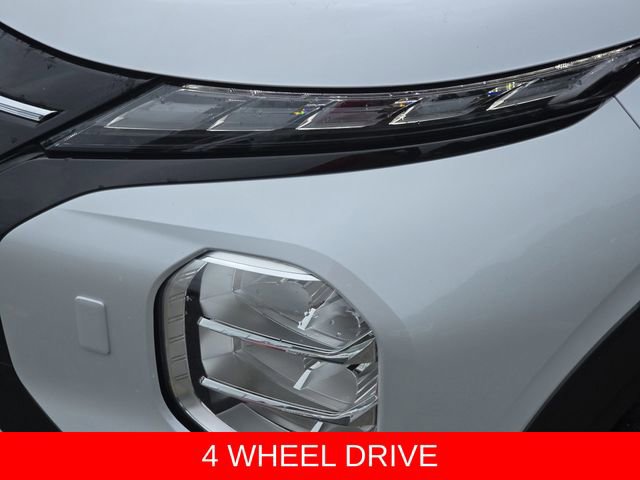 Used 2025 Mitsubishi Outlander Trail Edition image 35