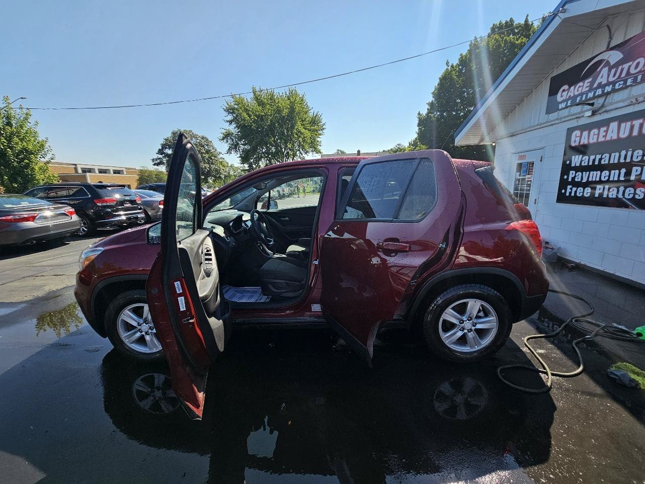 Used 2022 Chevrolet Trax LS w/ Tint and Cruise Package AWD/4WD image 23