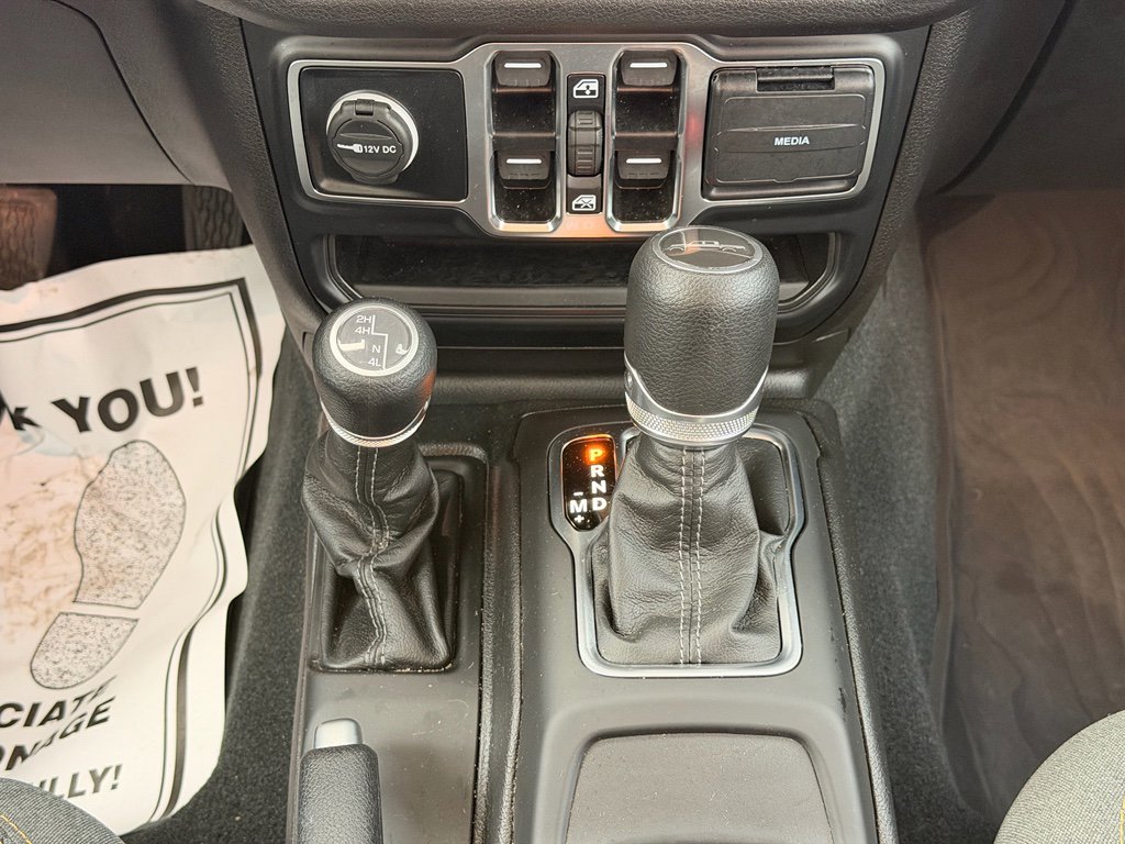 Used 2024 Jeep Gladiator Sport AWD/4WD image 23