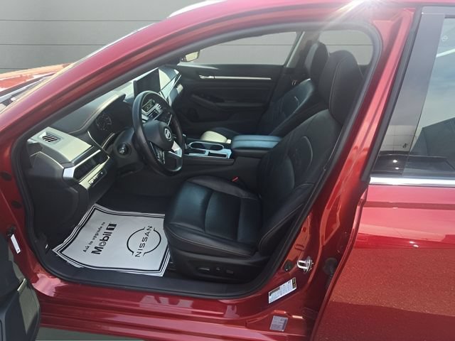 Certified 2025 Nissan Altima 2.5 SR w/ SR Premium Package FWD image 12