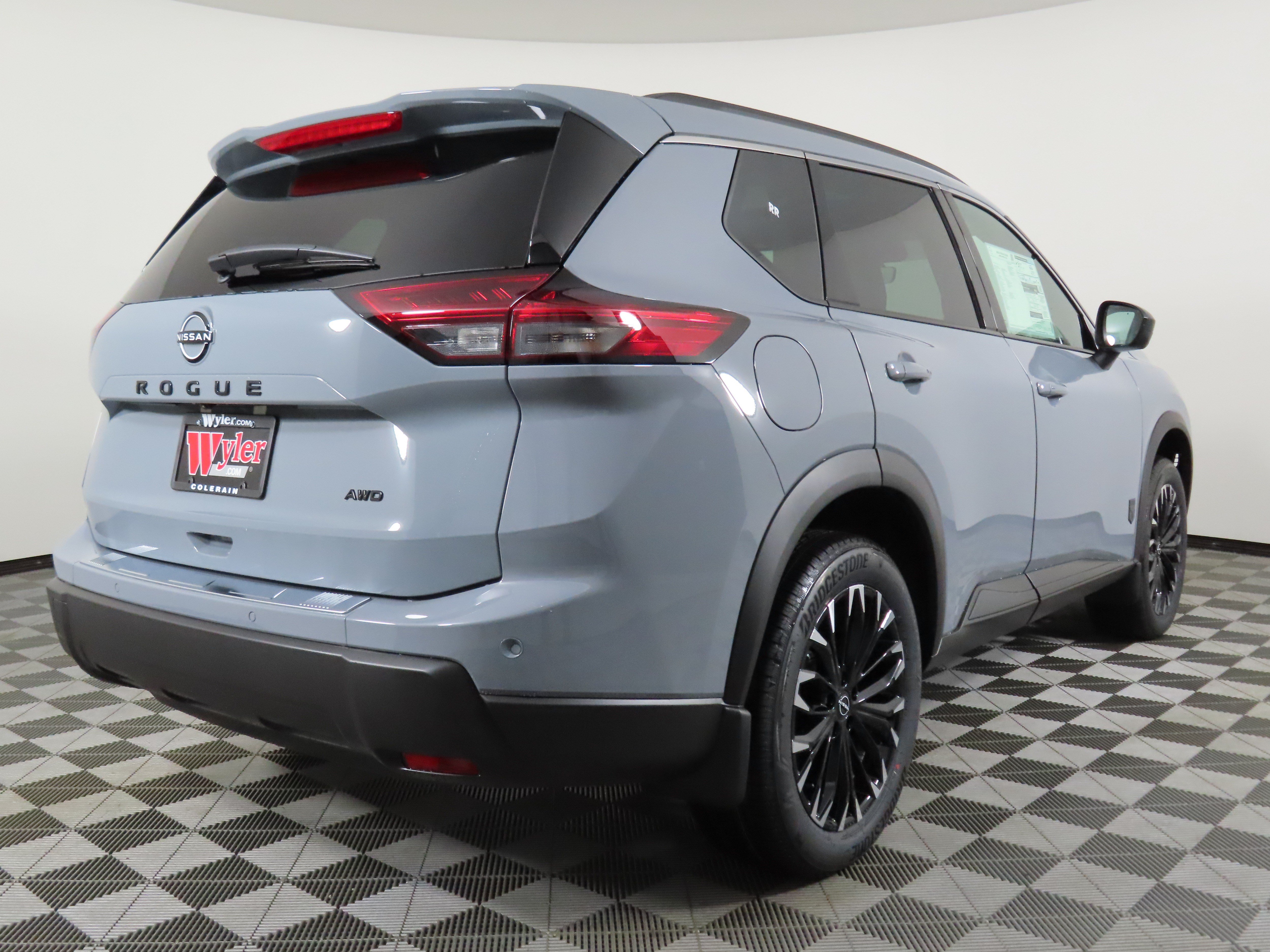 New 2026 Nissan Rogue Dark Armor AWD/4WD video 3