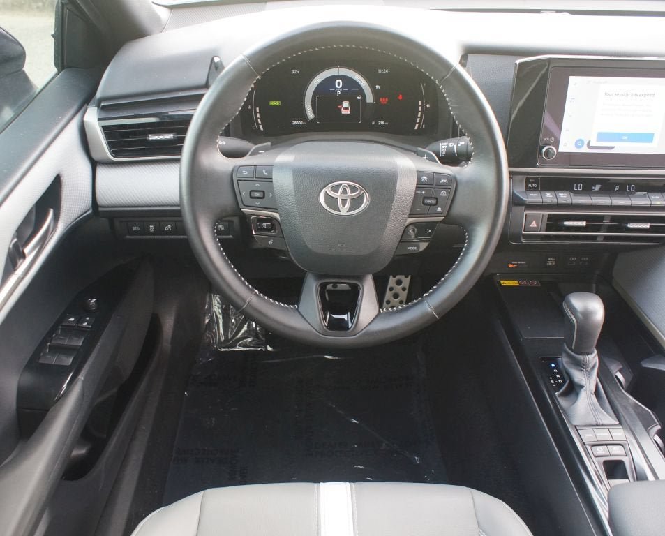 Used 2025 Toyota Camry SE AWD/4WD image 5
