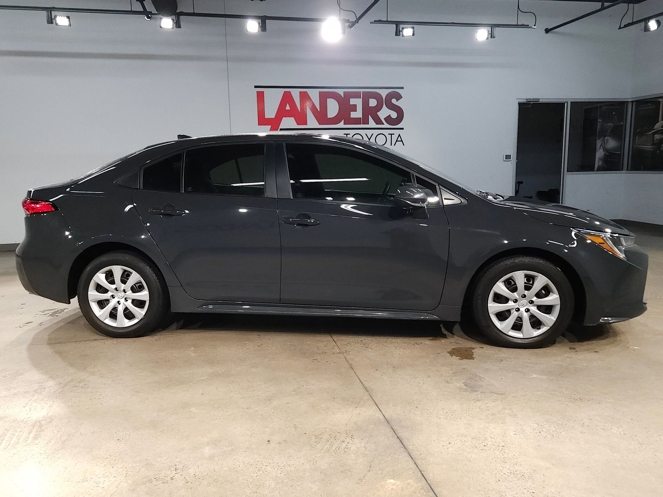 Used 2023 Toyota Corolla LE image 8