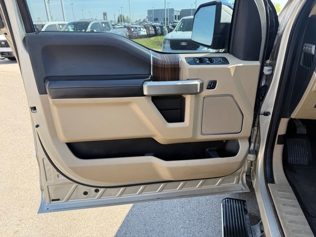 Used 2017 Ford F150 Lariat w/ Equipment Group 502A Luxury image 7