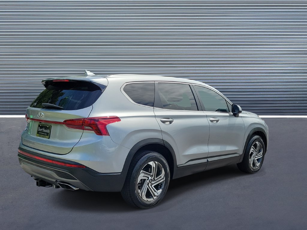 Used 2022 Hyundai Santa Fe SE FWD image 3