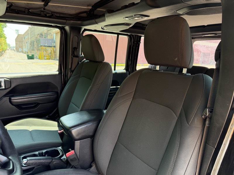 Used 2018 Jeep Wrangler Unlimited Sport AWD/4WD image 16