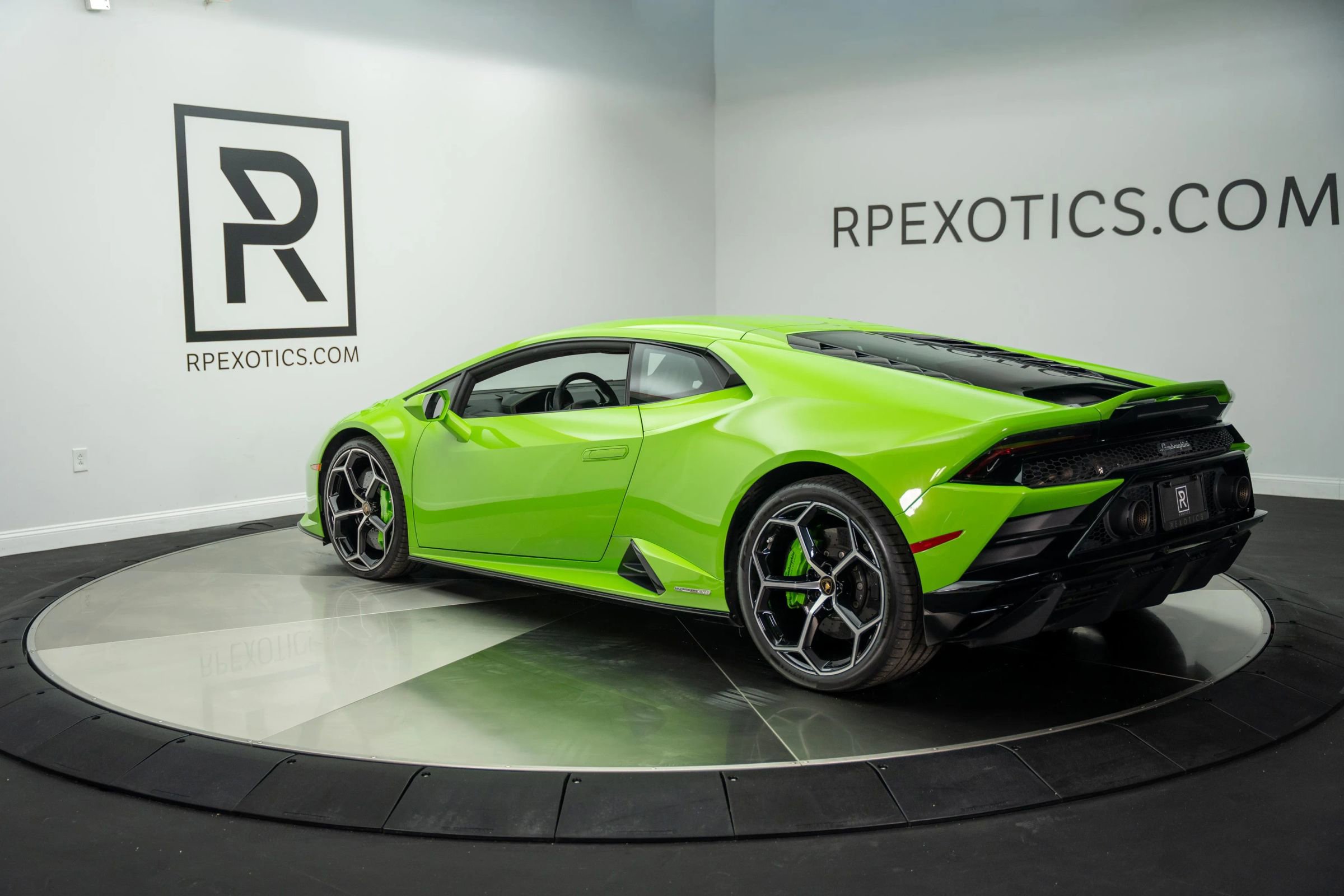 Used 2020 Lamborghini Huracan EVO image 7