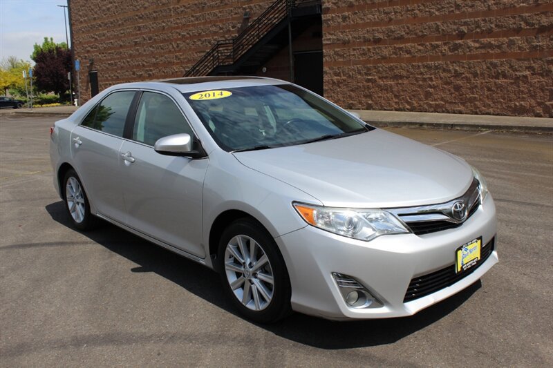 Used 2014 Toyota Camry XLE FWD image 1