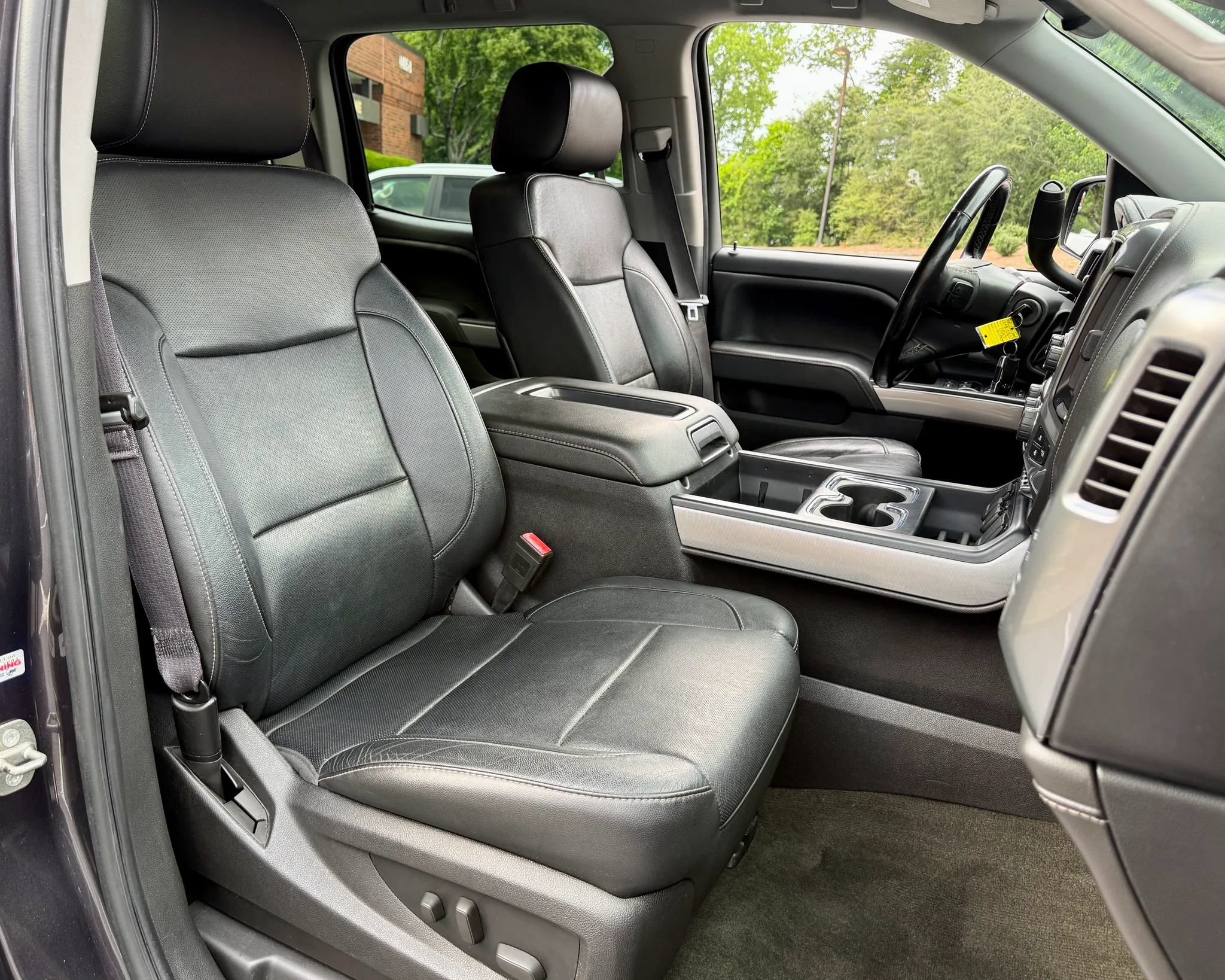 Used 2015 Chevrolet Silverado 1500 LTZ Z71 w/ LTZ Plus Package AWD/4WD image 15