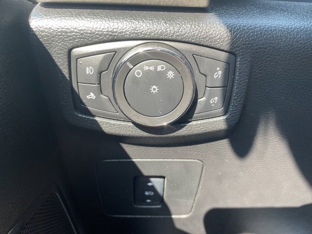 Used 2016 Ford F150 Platinum w/ Trailer Tow Package image 27