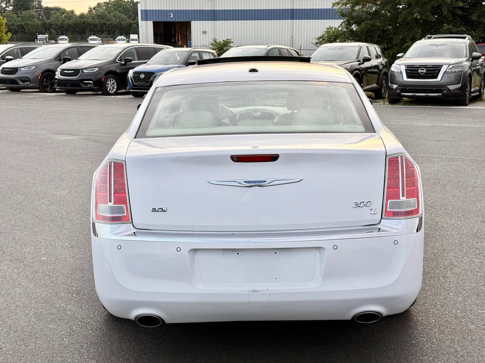 Used 2014 Chrysler 300 C RWD image 12