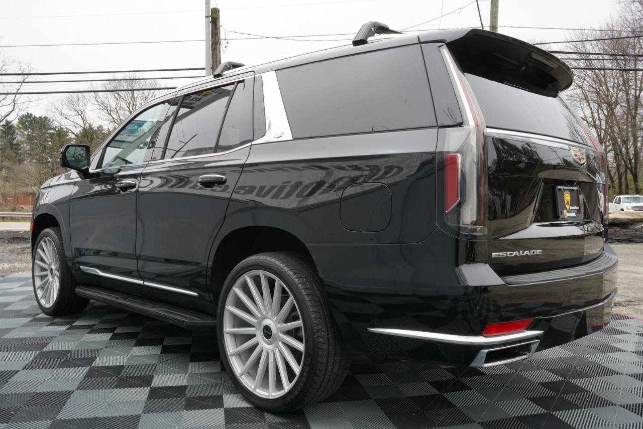 Used 2022 Cadillac Escalade Luxury image 10