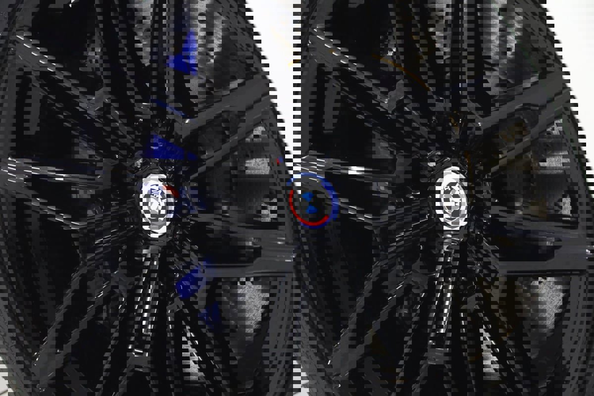 Used 2023 BMW M2 w/ Lighting Package image 18