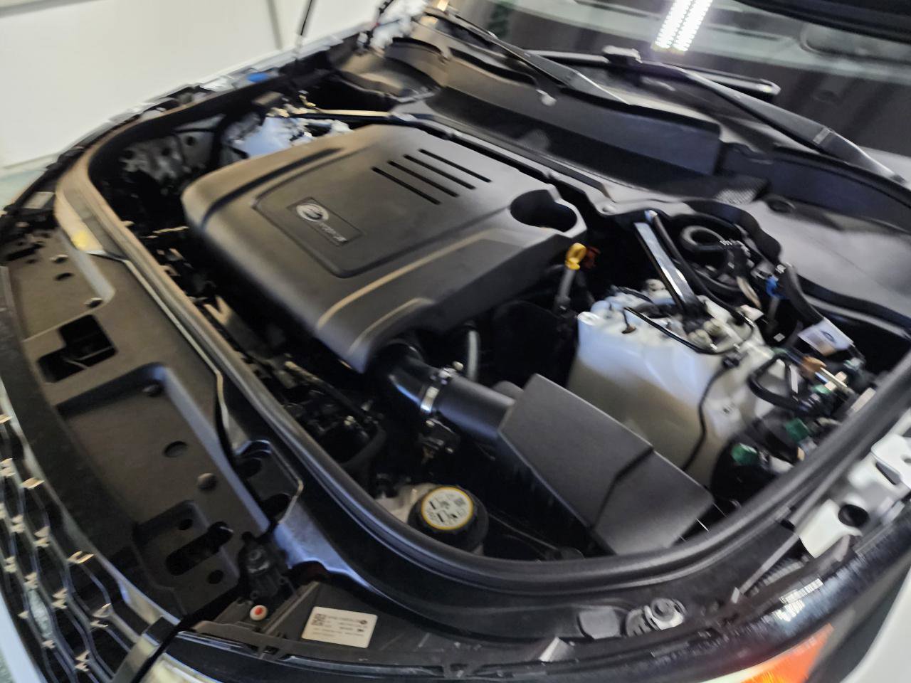 Used 2022 Land Rover Discovery S R-Dynamic image 53