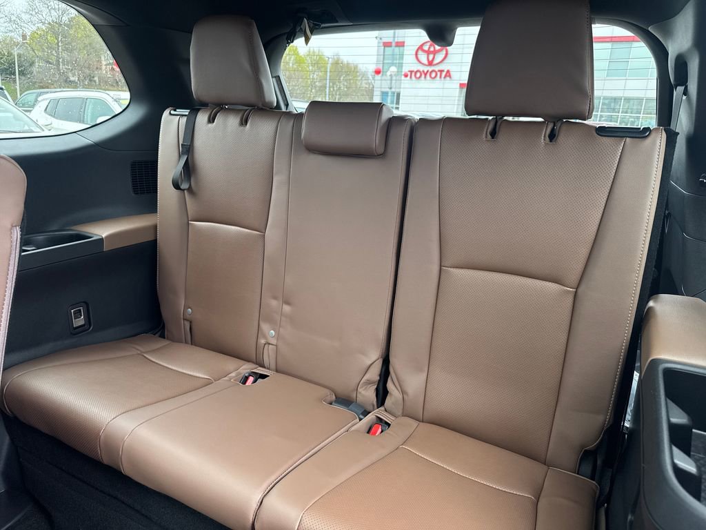 New 2026 Toyota Grand Highlander AWD Hybrid image 37