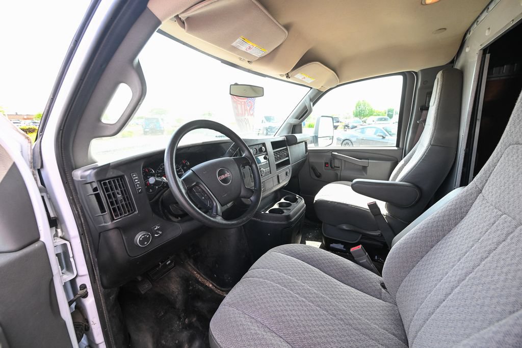 Used 2016 GMC Savana 3500 RWD image 15