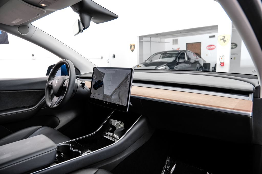 Used 2021 Tesla Model Y Long Range AWD/4WD image 15