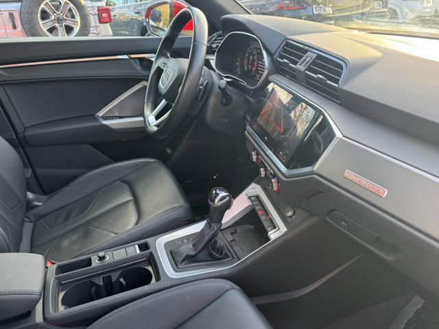 Used 2023 Audi Q3 2.0T Premium Plus w/ Premium Plus Package image 28