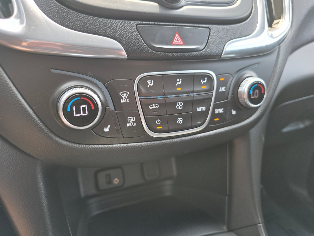 Used 2018 Chevrolet Equinox LT w/ LPO, Hit The Road Package AWD/4WD image 11
