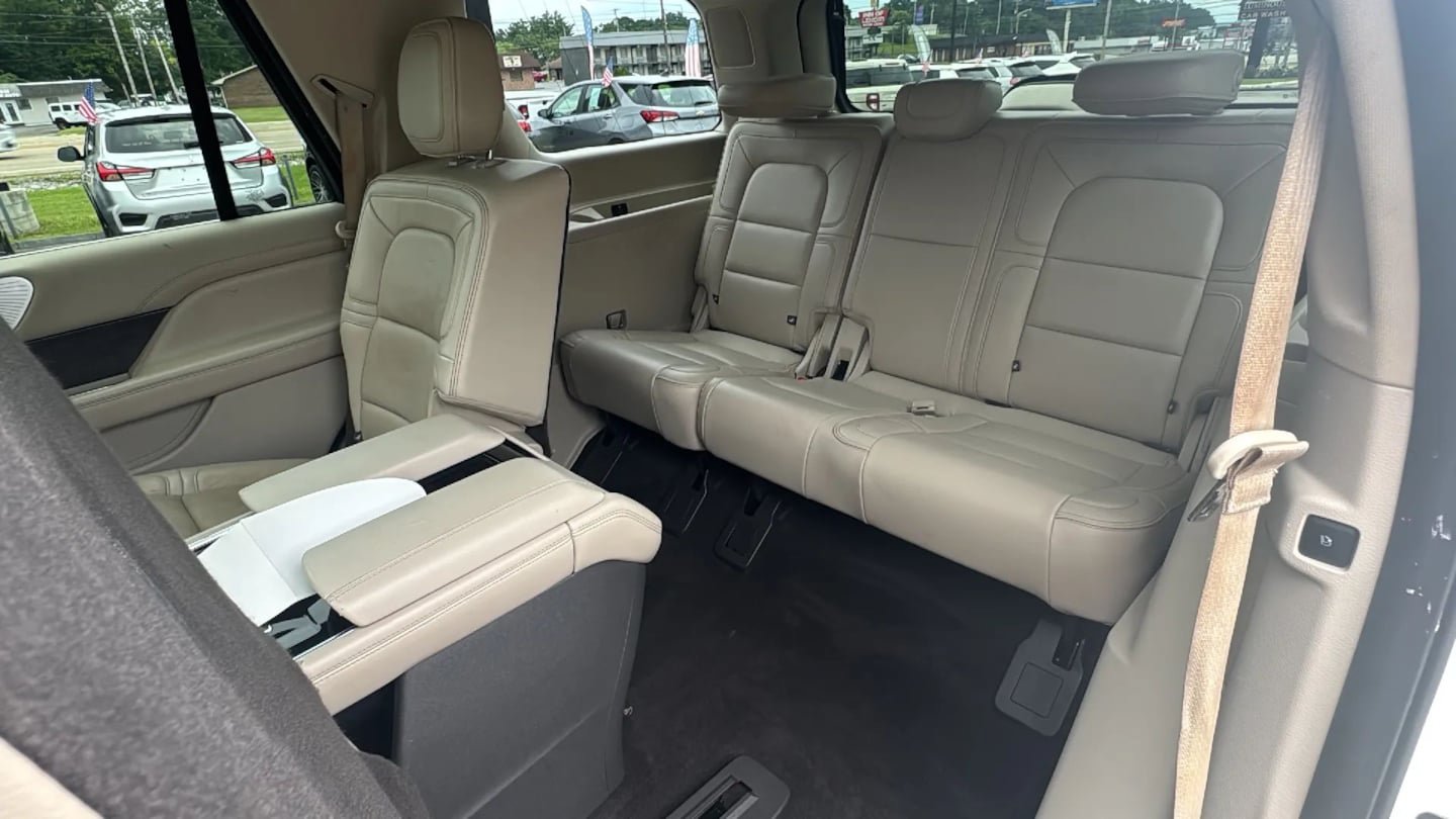 Used 2019 Lincoln Navigator Reserve AWD/4WD image 35