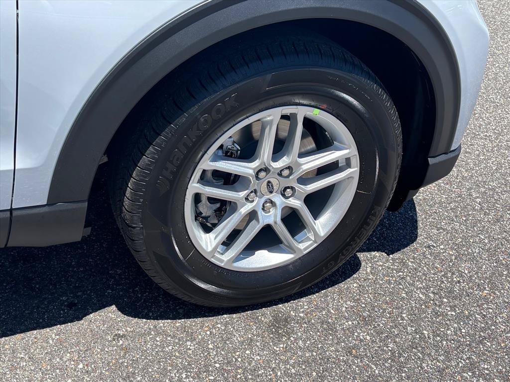 New 2026 Ford Explorer Active RWD image 28