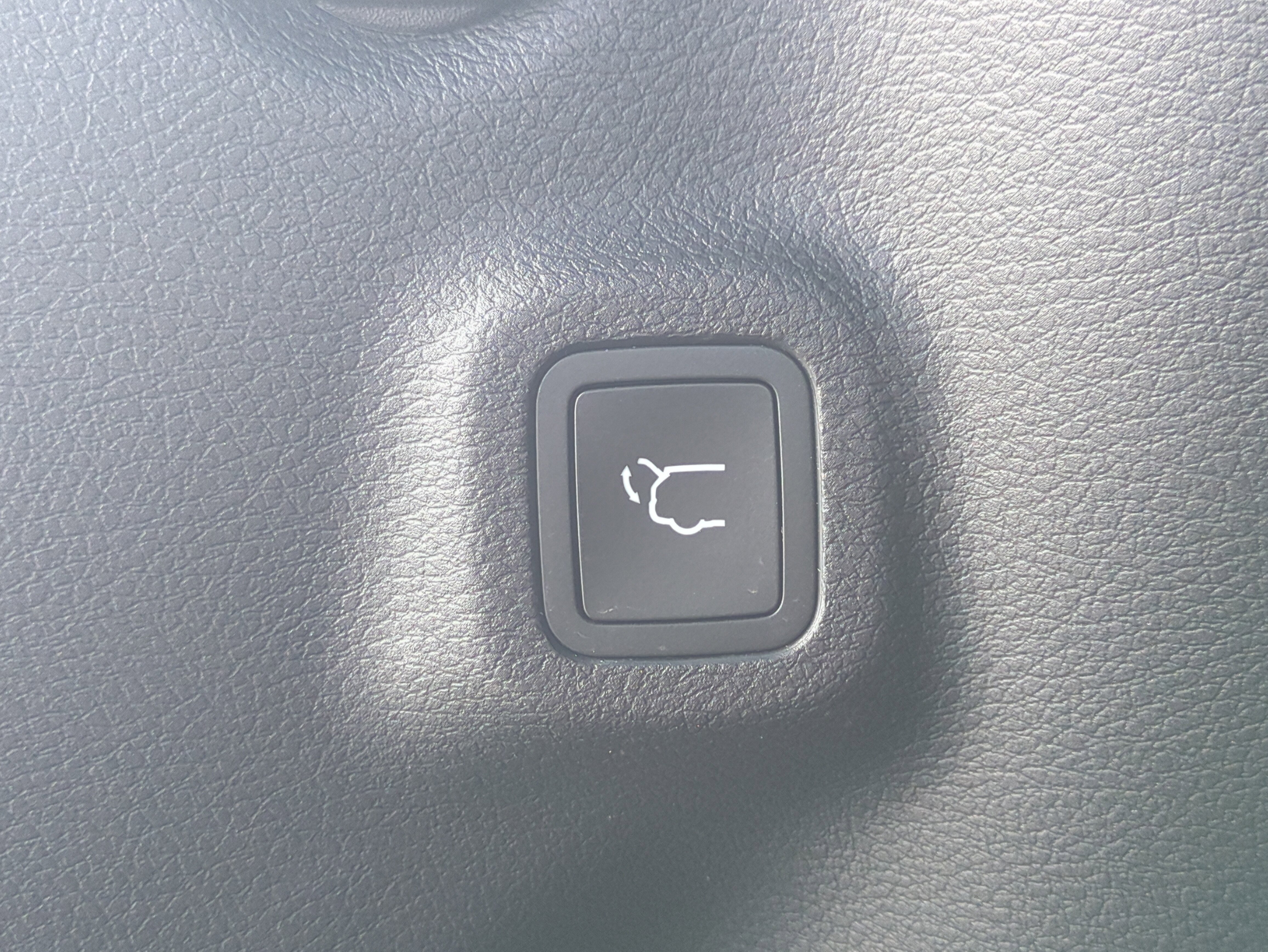 Used 2023 Jeep Compass Limited w/ Elite Group image 14