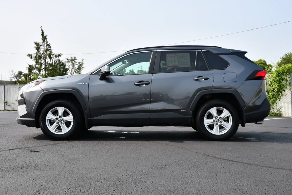 Used 2021 Toyota RAV4 XLE w/ Convenience Package AWD/4WD image 4