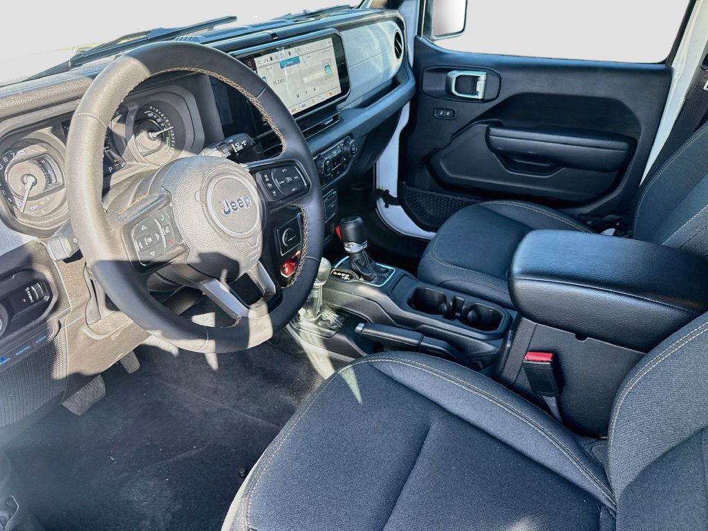 Used 2024 Jeep Wrangler Unlimited AWD/4WD image 25