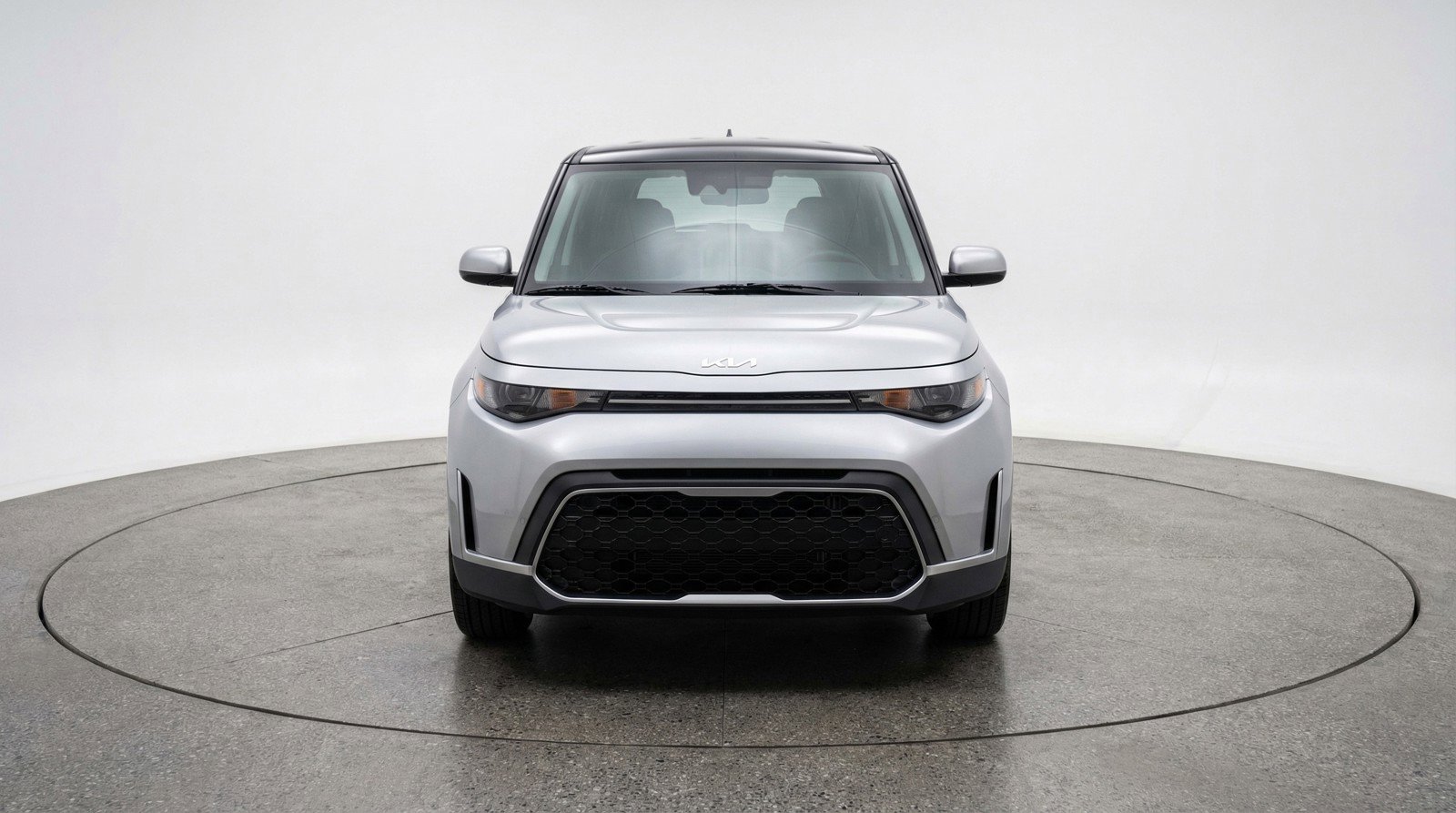 Used 2025 Kia Soul LX w/ LX Technology Package FWD image 2