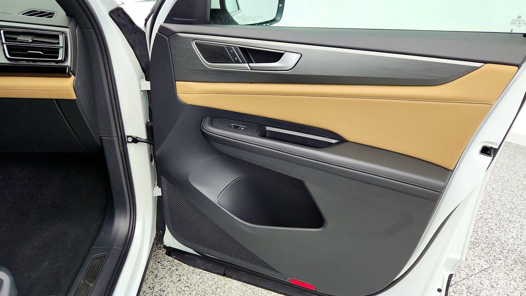 Used 2024 Volkswagen Atlas Cross Sport SE w/ Panoramic Sunroof Package image 26