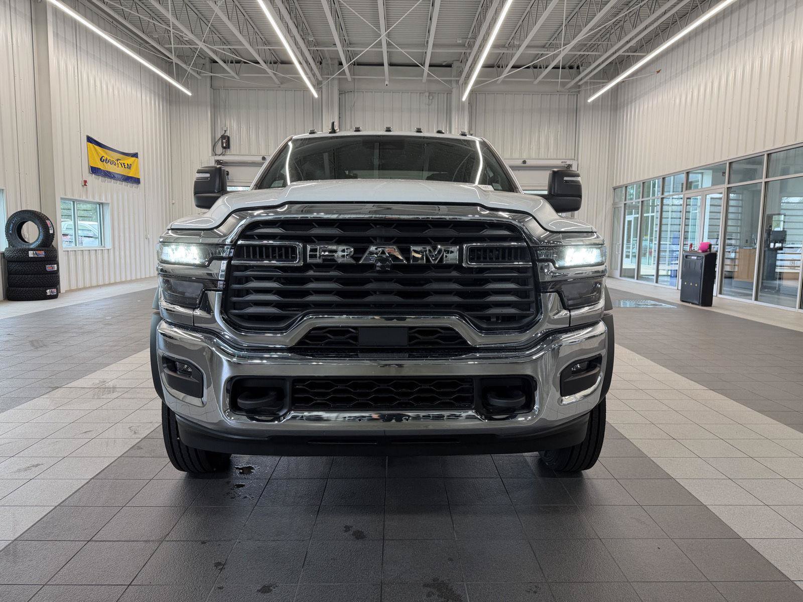 New 2026 RAM 4500 Tradesman AWD/4WD image 3