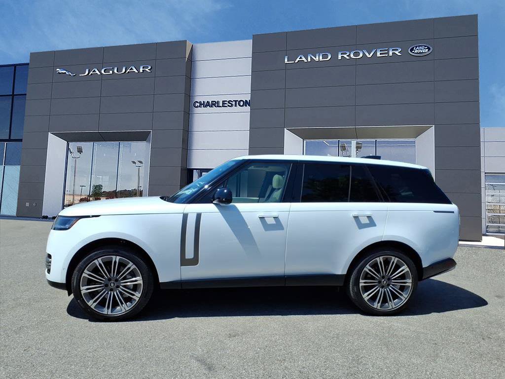 Certified 2025 Land Rover Range Rover SE AWD/4WD image 2