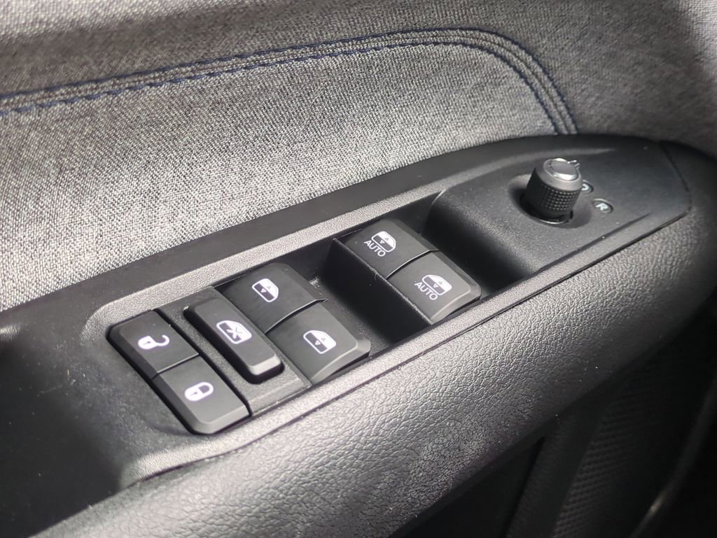 Certified 2022 Jeep Compass Latitude image 24