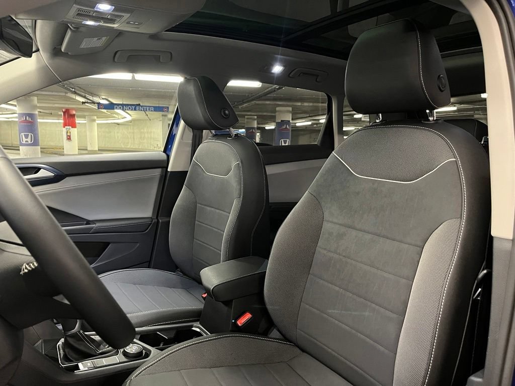 Certified 2024 Volkswagen Taos SE w/ Panoramic Sunroof Package AWD/4WD image 20