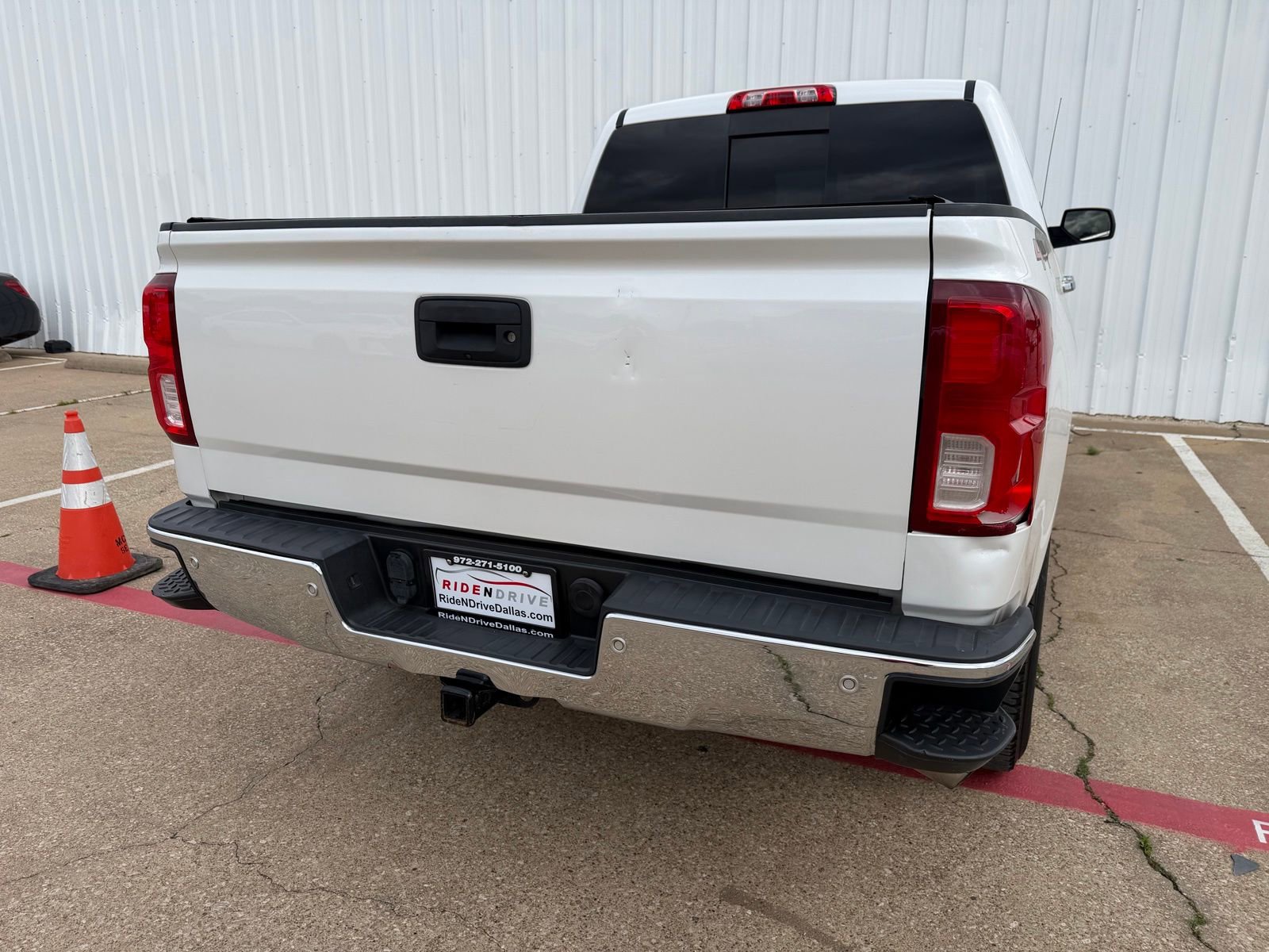 Used 2018 Chevrolet Silverado 1500 LTZ w/ Texas Edition AWD/4WD image 6