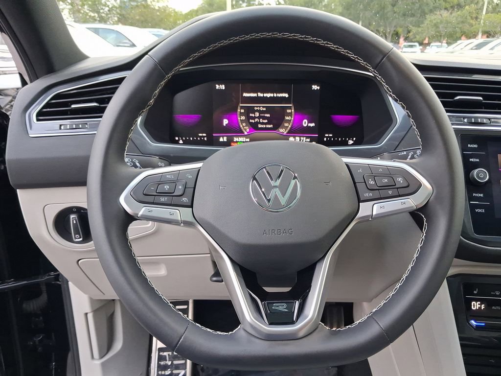 Used 2023 Volkswagen Tiguan SE R-Line FWD image 18